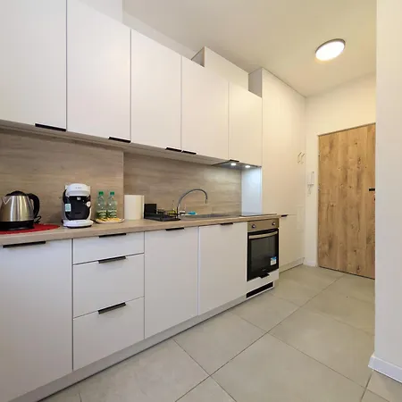 Rozbrat Point By Bookinghost