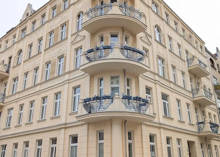 Rozbrat Point By Bookinghost