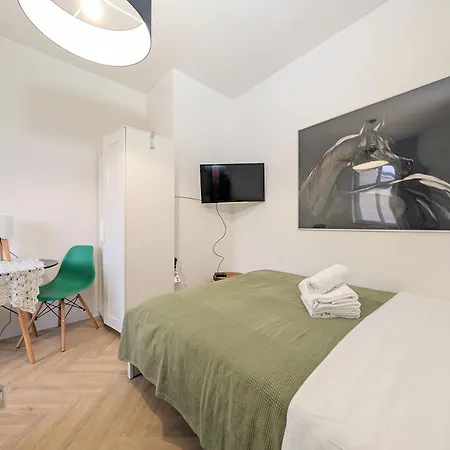 Rozbrat Point By Bookinghost