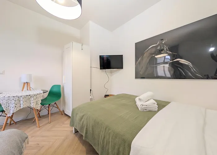 Rozbrat Point By Bookinghost